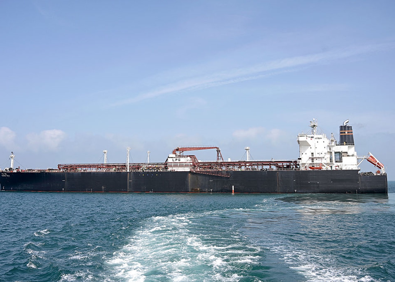 Саудівська нафта прорвалася через Ормузьку протоку