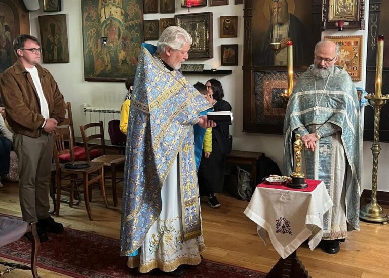 Вигнав гріхи Голлівуду. Співавтор фільму про Путіна освятив Оскар