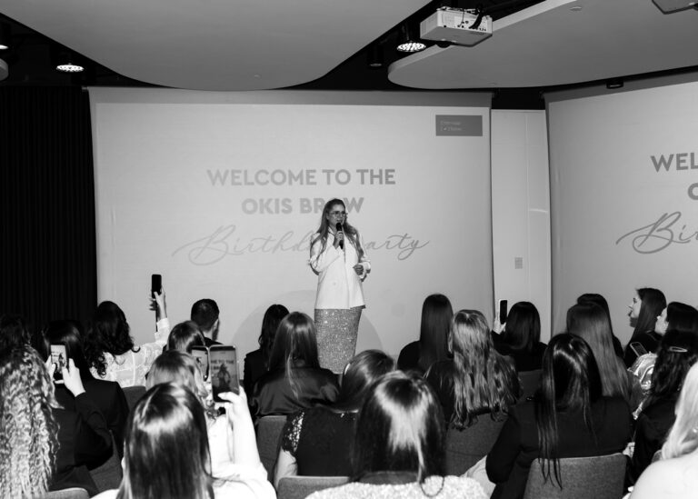 РекламаOKIS BROW відсвяткував 7-річчя бренду та презентував нові системи фарб для брів