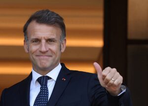 Макрон відреагував на жарт Чарльза над Трампом у Білому домі