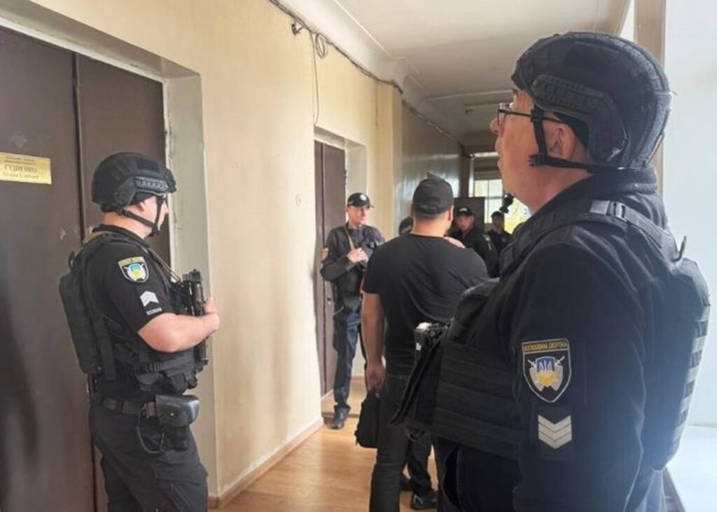 У міськраді на Кіровоградщині сталася стрілянина
