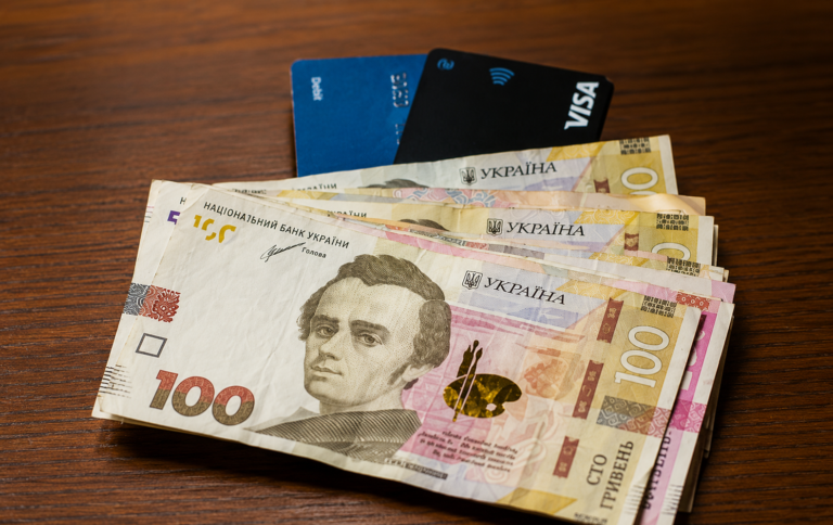 Уже завтра в обігу з’являться нові 100 гривень