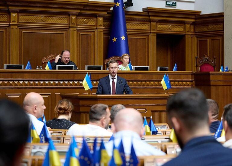 Україна місяць буде без міністра оборони – нардеп