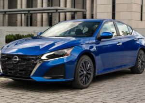 Nissan спростувала новини про завершення виробництва Altima