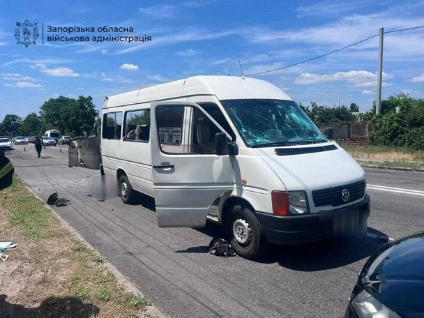 Росія вдарила дроном по маршрутці із пасажирами: є загиблі, серед поранених — дитина