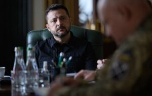 Зеленський провів нараду з військовим керівництвом: Генштаб готує зміни на фронті