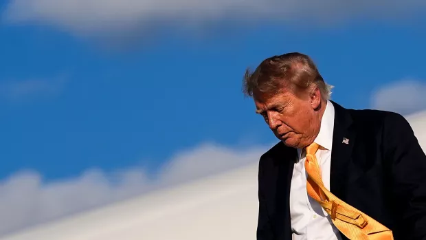 Вигідна справа? Трамп заробив мільйони доларів на фоні війни з Іраном, – CNBC