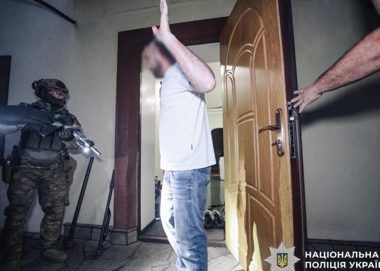 Компенсація за неякісні ліки: поліція викрила схему шахраїв