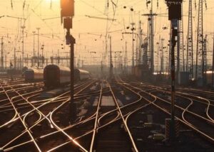 Зупинка рейсів та евакуація до сховищ: в Україні запровадили радикальні правила роботи вокзалів та залізниці під час тривог