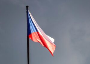 У Чехії планують удвічі скоротити виплати українським біженцям