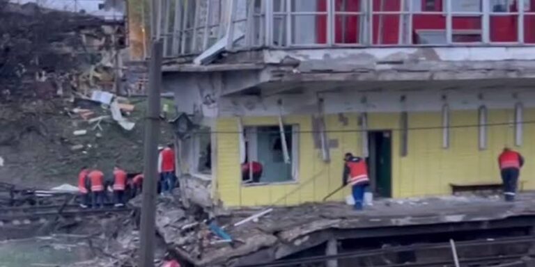 Збій у русі підземки після атаки РФ: у Києві закрили станції метро «Чернігівська» та «Лісова»
