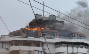 Російська атака по Одесі: пошкоджено дах багатоповерхівки, постраждала дитина